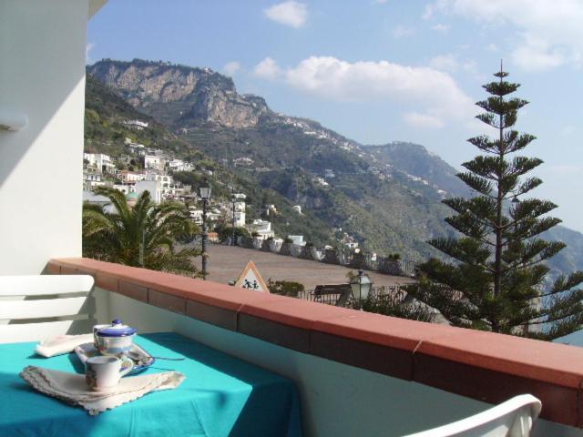 Casa Lux Apartment Praiano Bagian luar foto